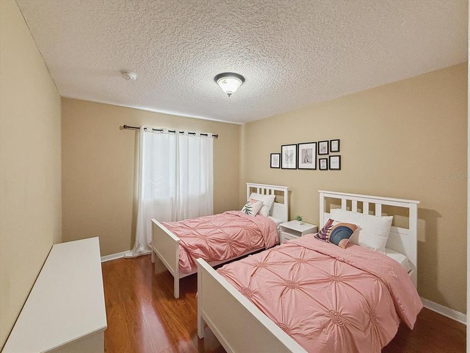 For Rent: $2,200 (4 beds, 3 baths, 1642 Square Feet)