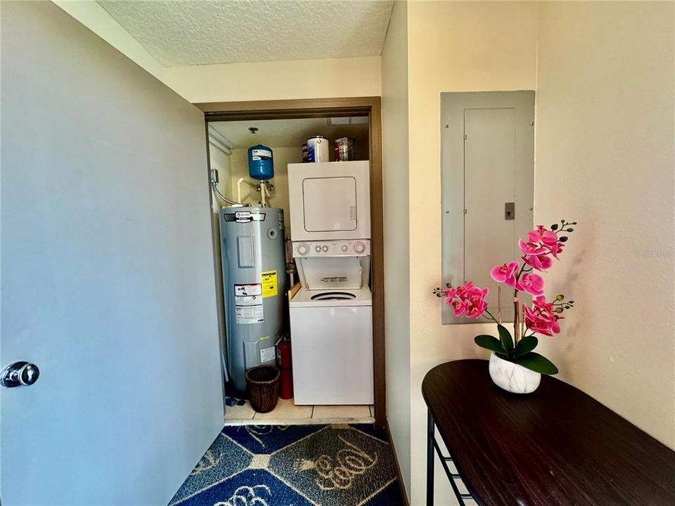 For Rent: $1,350 (1 beds, 1 baths, 625 Square Feet)