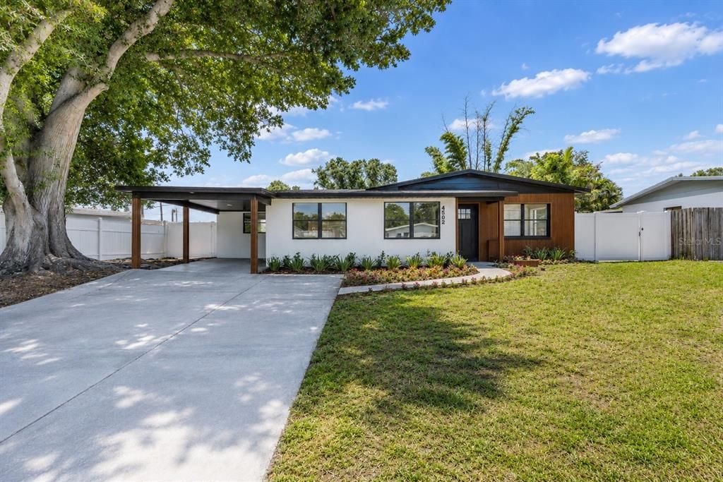 For Sale: $589,900 (5 beds, 2 baths, 2008 Square Feet)