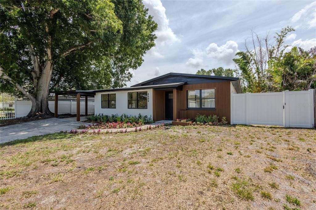 For Sale: $589,900 (5 beds, 2 baths, 2008 Square Feet)