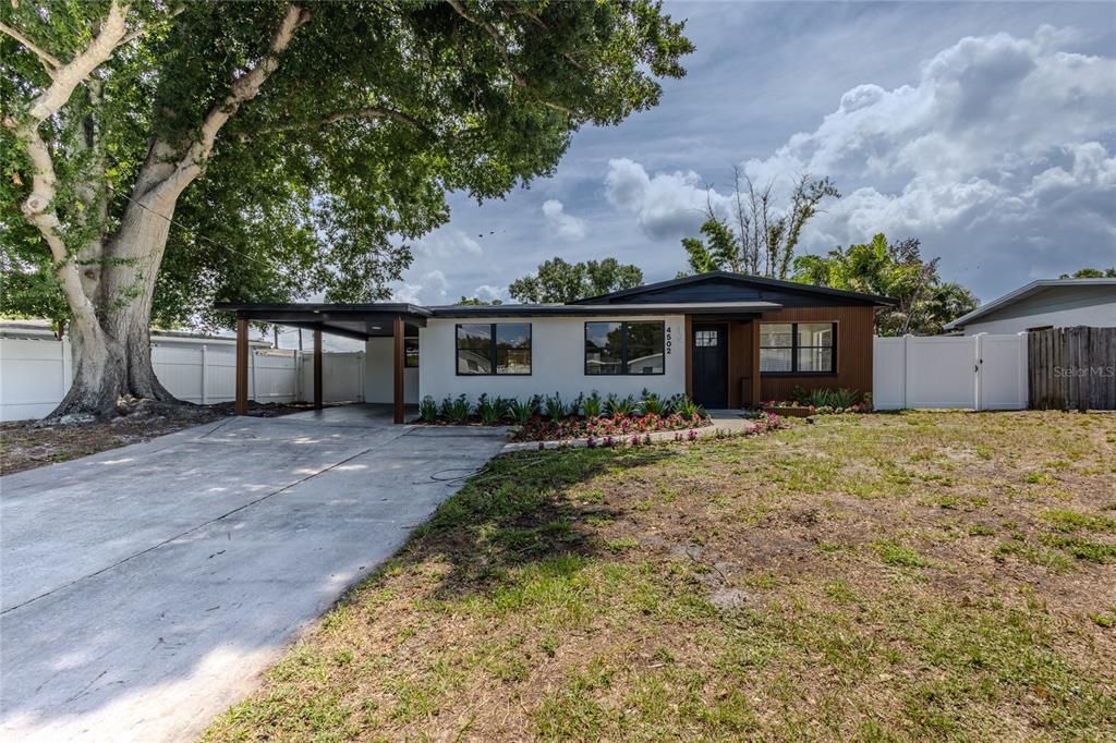 For Sale: $589,900 (5 beds, 2 baths, 2008 Square Feet)