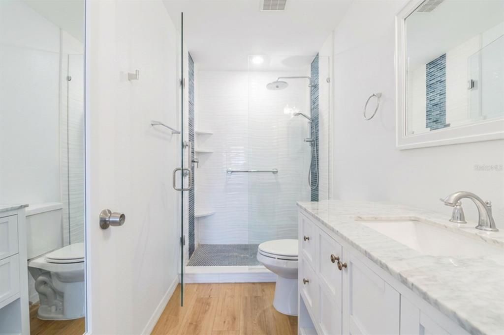 For Rent: $1,950 (2 beds, 2 baths, 942 Square Feet)