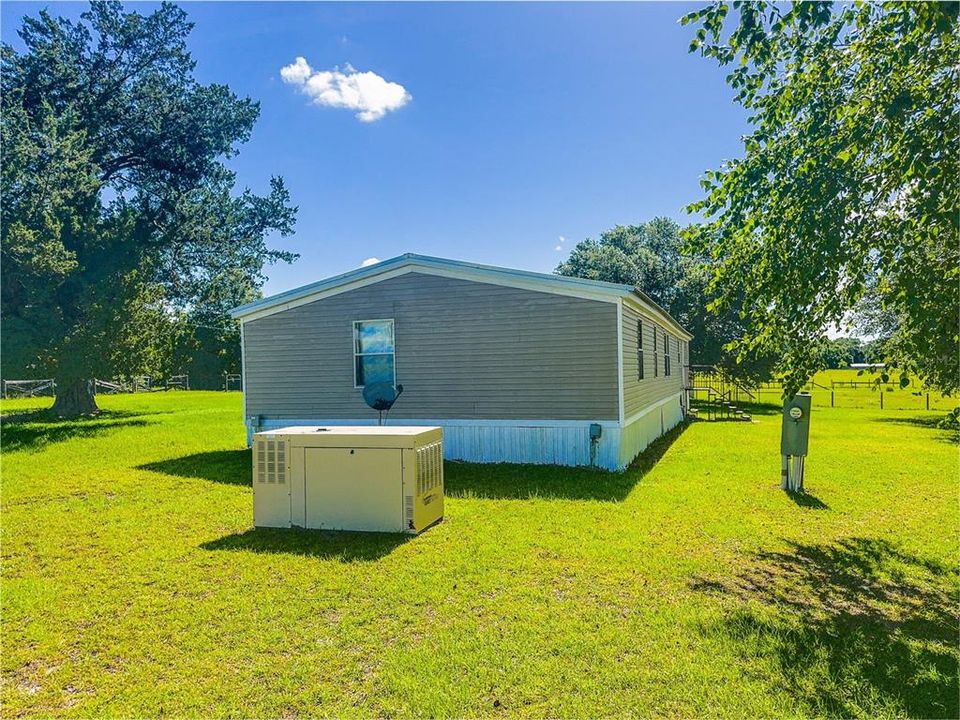 For Sale: $350,000 (3 beds, 2 baths, 1944 Square Feet)