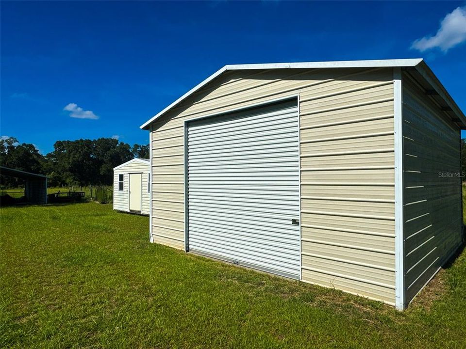 For Sale: $350,000 (3 beds, 2 baths, 1944 Square Feet)