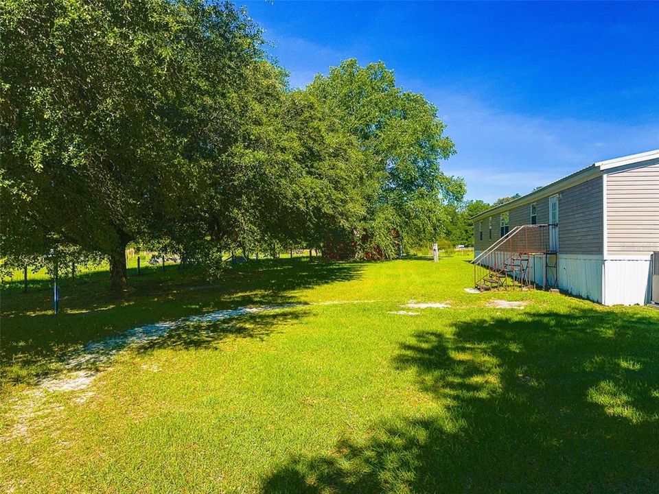 For Sale: $350,000 (3 beds, 2 baths, 1944 Square Feet)