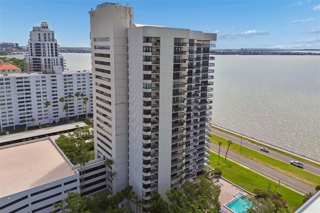 En Venta: $700,000 (2 camas, 2 baños, 1520 Pies cuadrados)