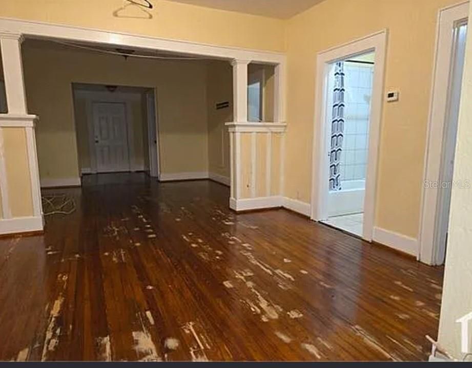For Rent: $2,000 (3 beds, 1 baths, 1004 Square Feet)