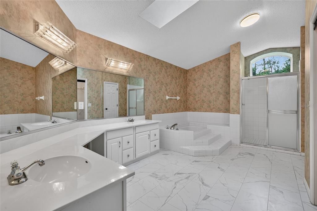For Sale: $379,000 (5 beds, 3 baths, 2909 Square Feet)