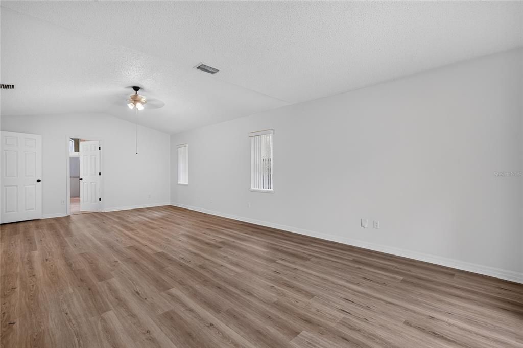For Sale: $379,000 (5 beds, 3 baths, 2909 Square Feet)