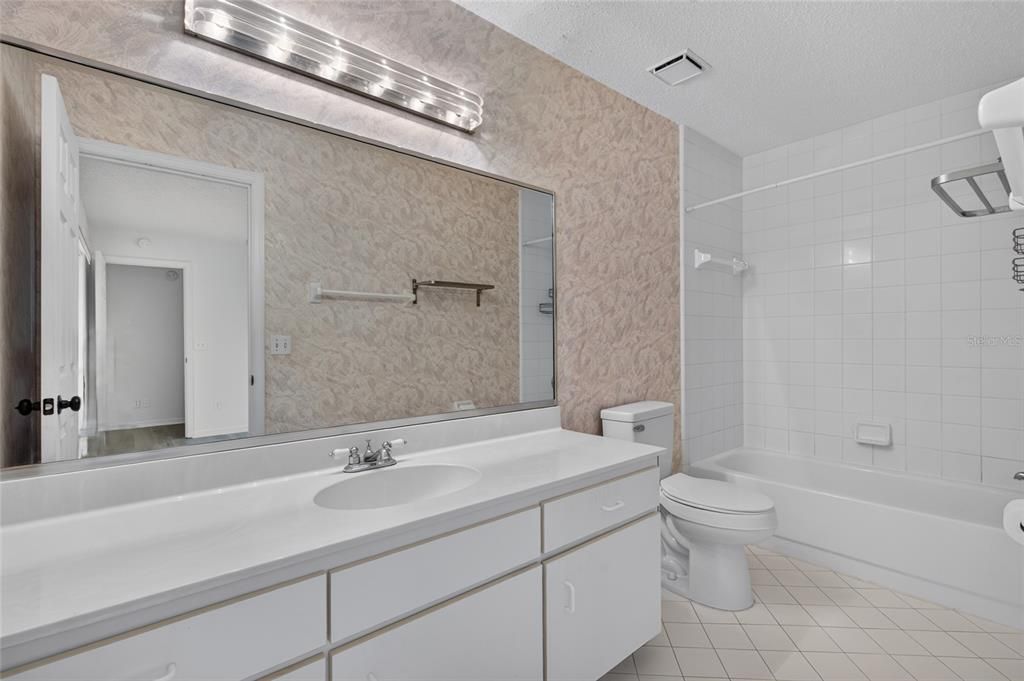 For Sale: $379,000 (5 beds, 3 baths, 2909 Square Feet)