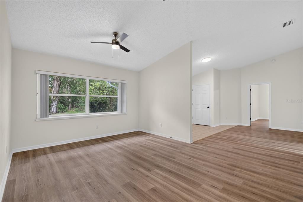 For Sale: $379,000 (5 beds, 3 baths, 2909 Square Feet)