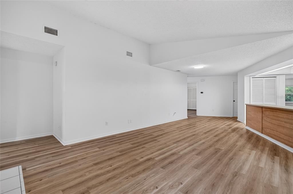 For Sale: $379,000 (5 beds, 3 baths, 2909 Square Feet)