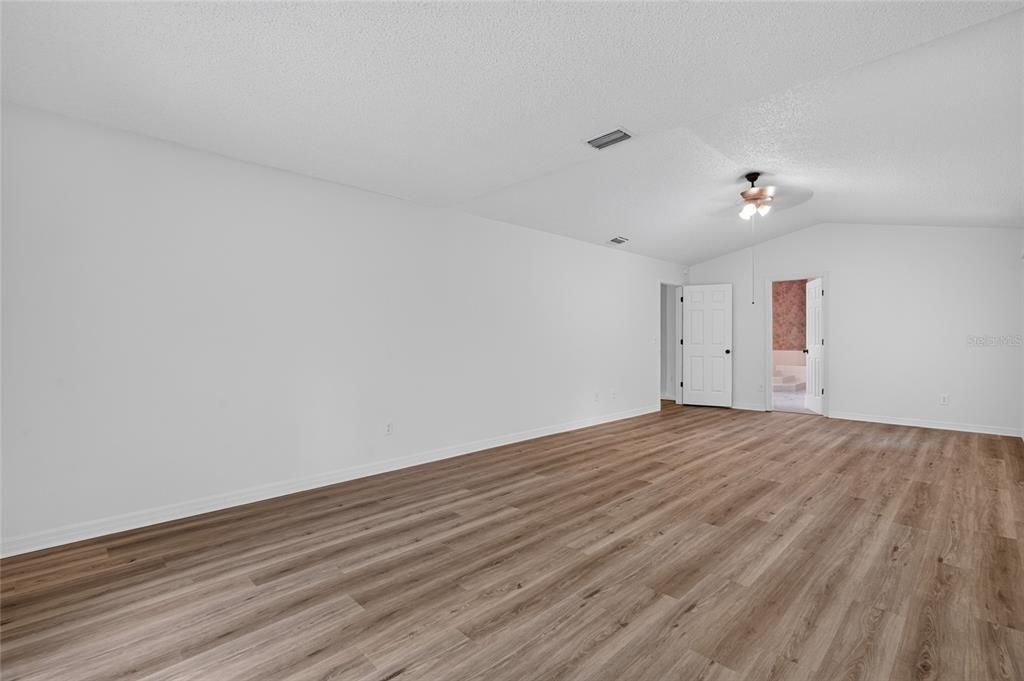 For Sale: $379,000 (5 beds, 3 baths, 2909 Square Feet)