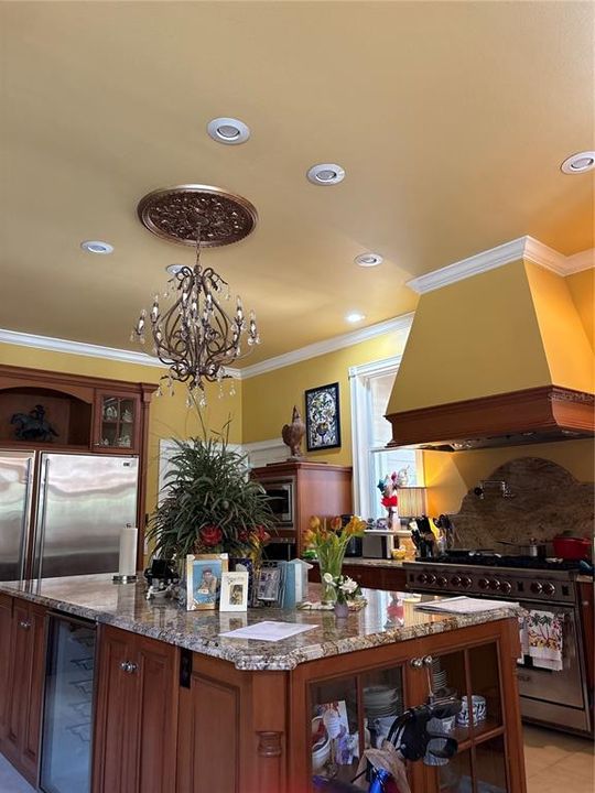 For Sale: $1,075,000 (5 beds, 4 baths, 5196 Square Feet)