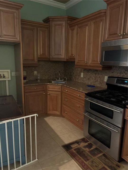 For Sale: $1,075,000 (5 beds, 4 baths, 5196 Square Feet)