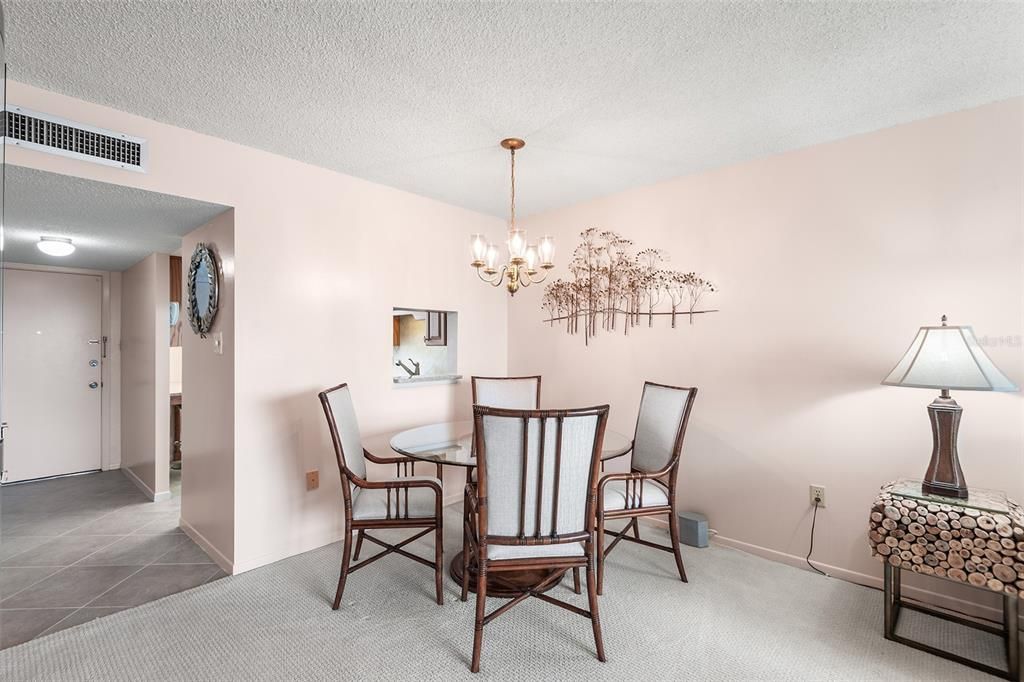 For Sale: $119,000 (2 beds, 2 baths, 1190 Square Feet)