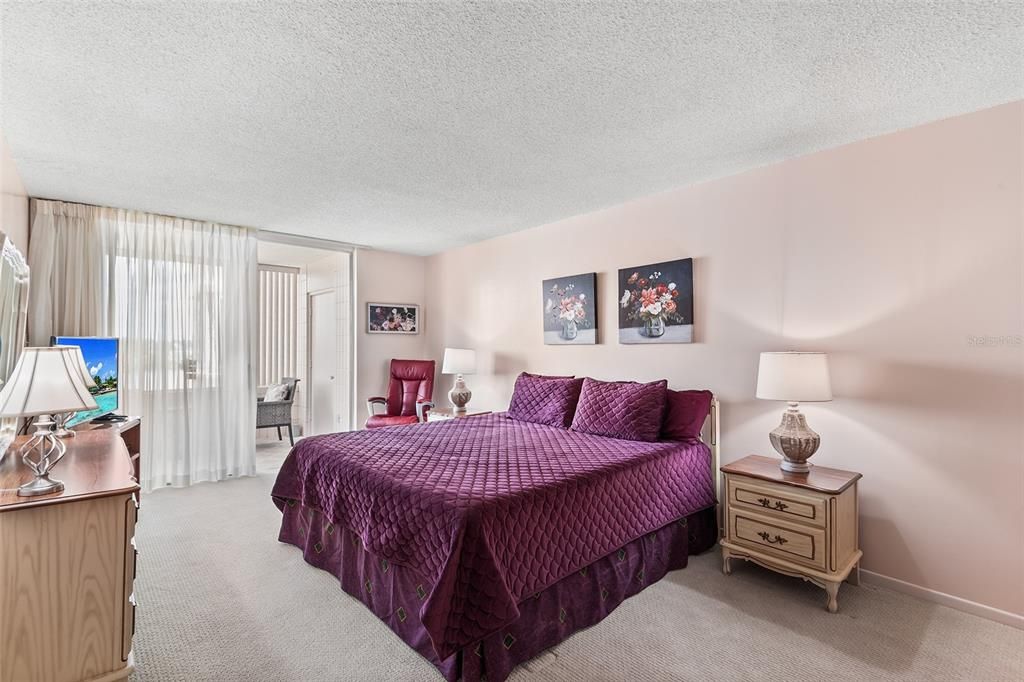For Sale: $119,000 (2 beds, 2 baths, 1190 Square Feet)