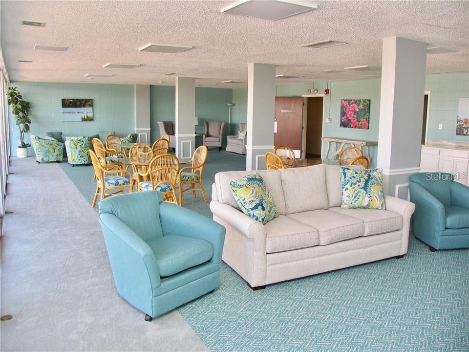 For Sale: $119,000 (2 beds, 2 baths, 1190 Square Feet)