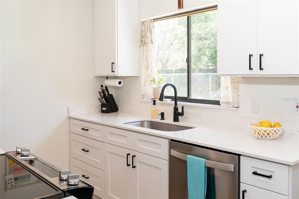 For Sale: $399,000 (3 beds, 2 baths, 1142 Square Feet)