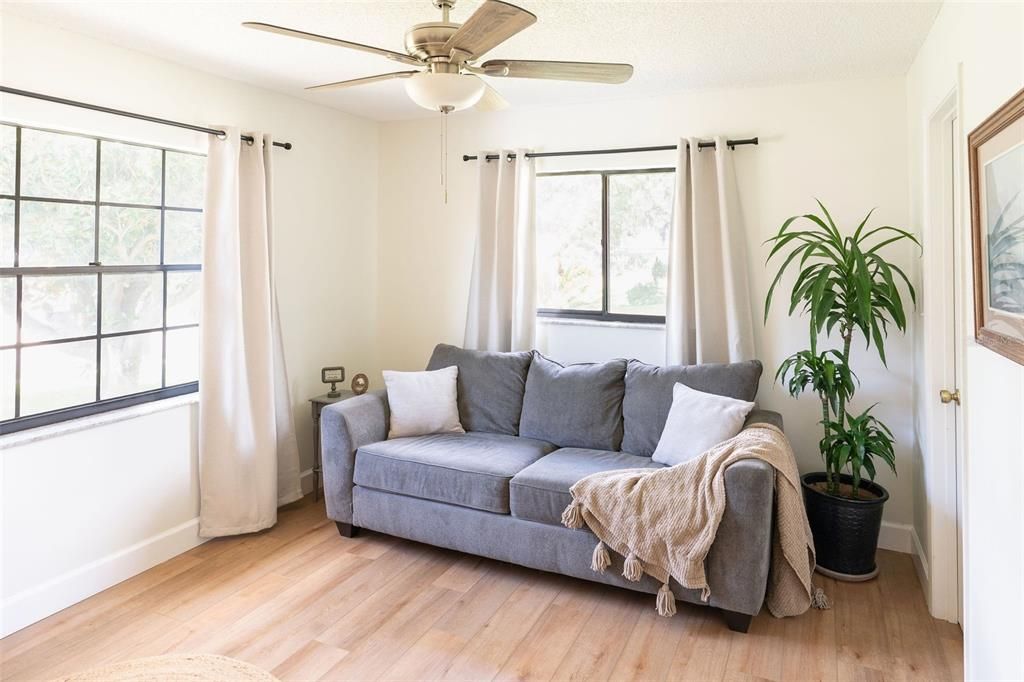 For Sale: $399,000 (3 beds, 2 baths, 1142 Square Feet)