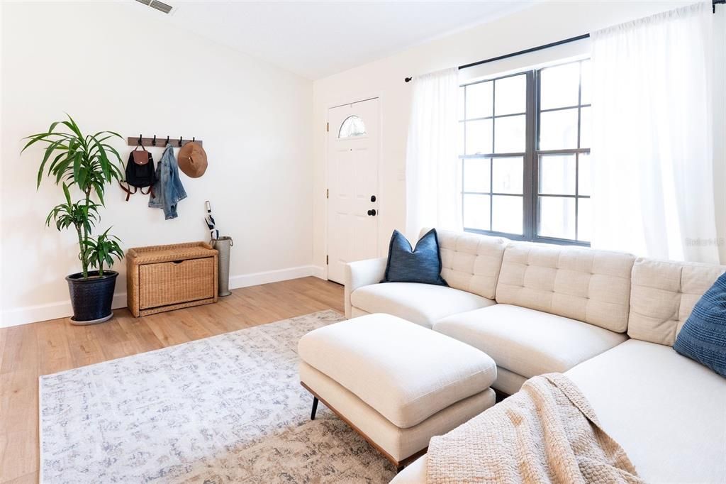 For Sale: $399,000 (3 beds, 2 baths, 1142 Square Feet)