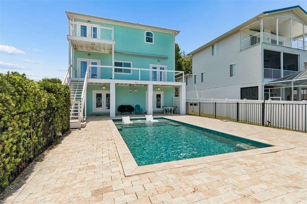 For Sale: $945,000 (3 beds, 2 baths, 1811 Square Feet)