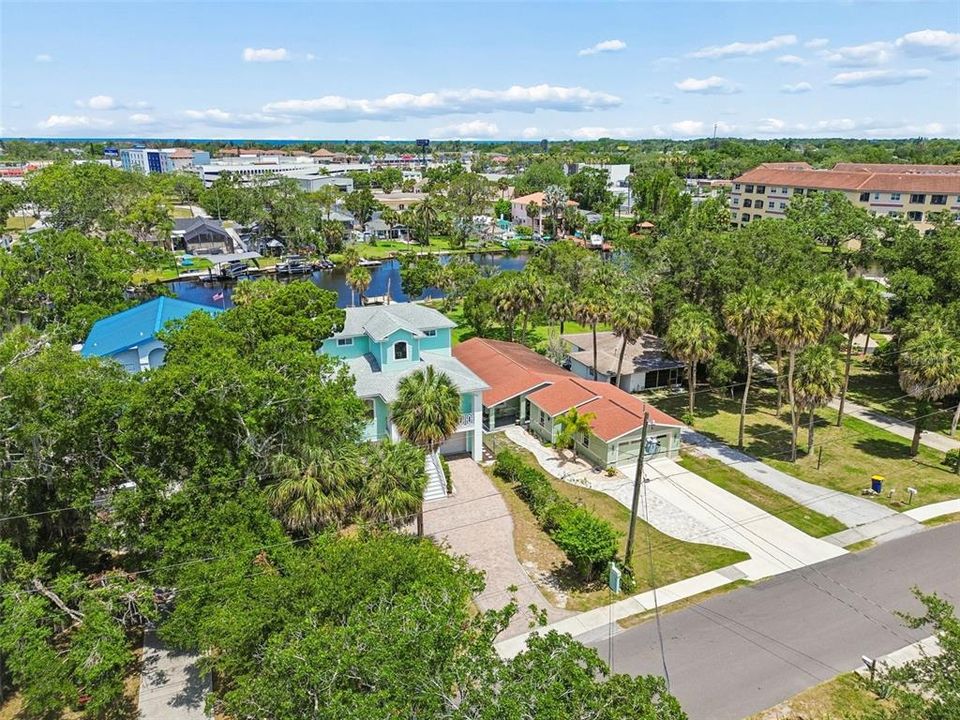 For Sale: $945,000 (3 beds, 2 baths, 1811 Square Feet)