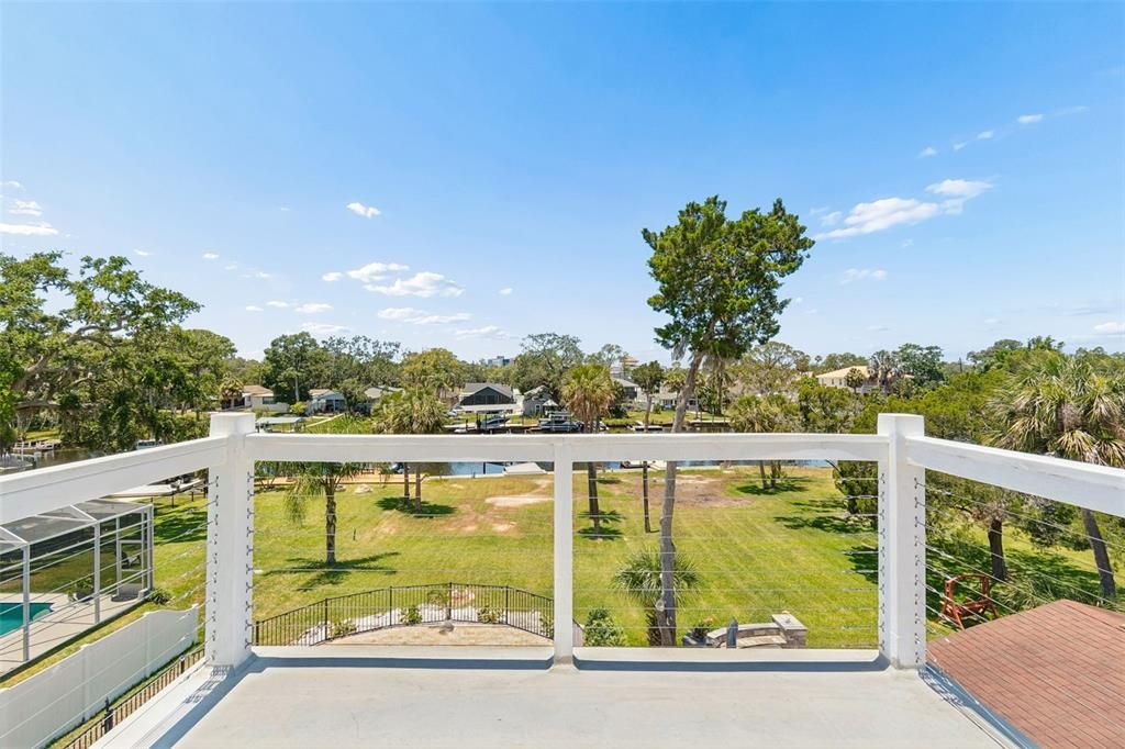 For Sale: $945,000 (3 beds, 2 baths, 1811 Square Feet)