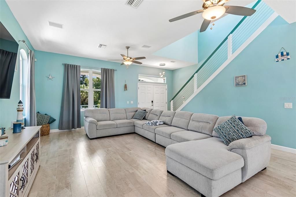 For Sale: $945,000 (3 beds, 2 baths, 1811 Square Feet)