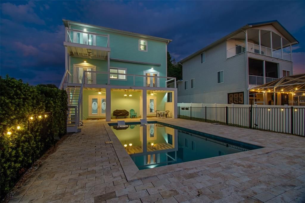 For Sale: $945,000 (3 beds, 2 baths, 1811 Square Feet)