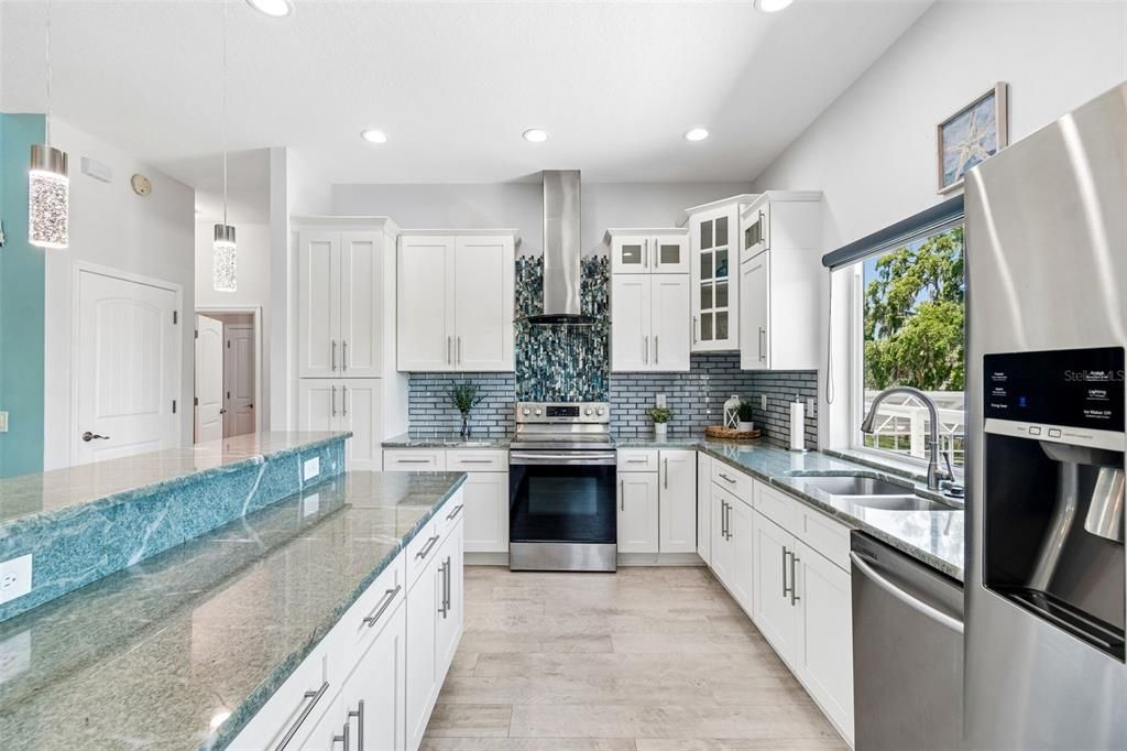 For Sale: $945,000 (3 beds, 2 baths, 1811 Square Feet)