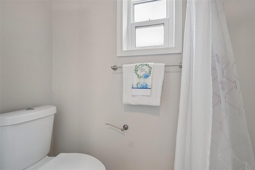 En Venta: $325,000 (3 camas, 2 baños, 1144 Pies cuadrados)