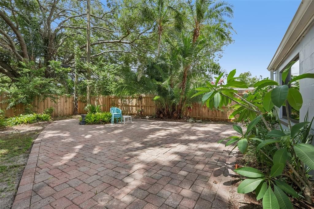 En Venta: $325,000 (3 camas, 2 baños, 1144 Pies cuadrados)