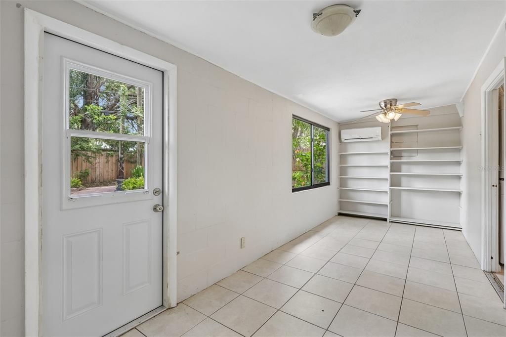 En Venta: $325,000 (3 camas, 2 baños, 1144 Pies cuadrados)