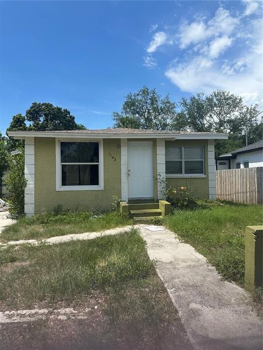 For Sale: $190,000 (2 beds, 1 baths, 873 Square Feet)