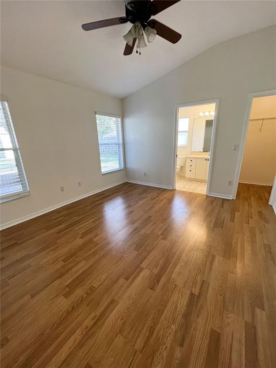 На продажу: $289,999 (3 спален, 2 ванн, 1190 Квадратных фут)