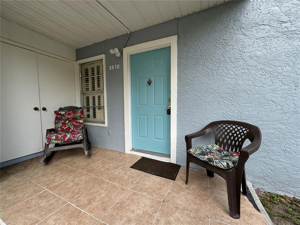 For Rent: $1,300 (2 beds, 2 baths, 912 Square Feet)
