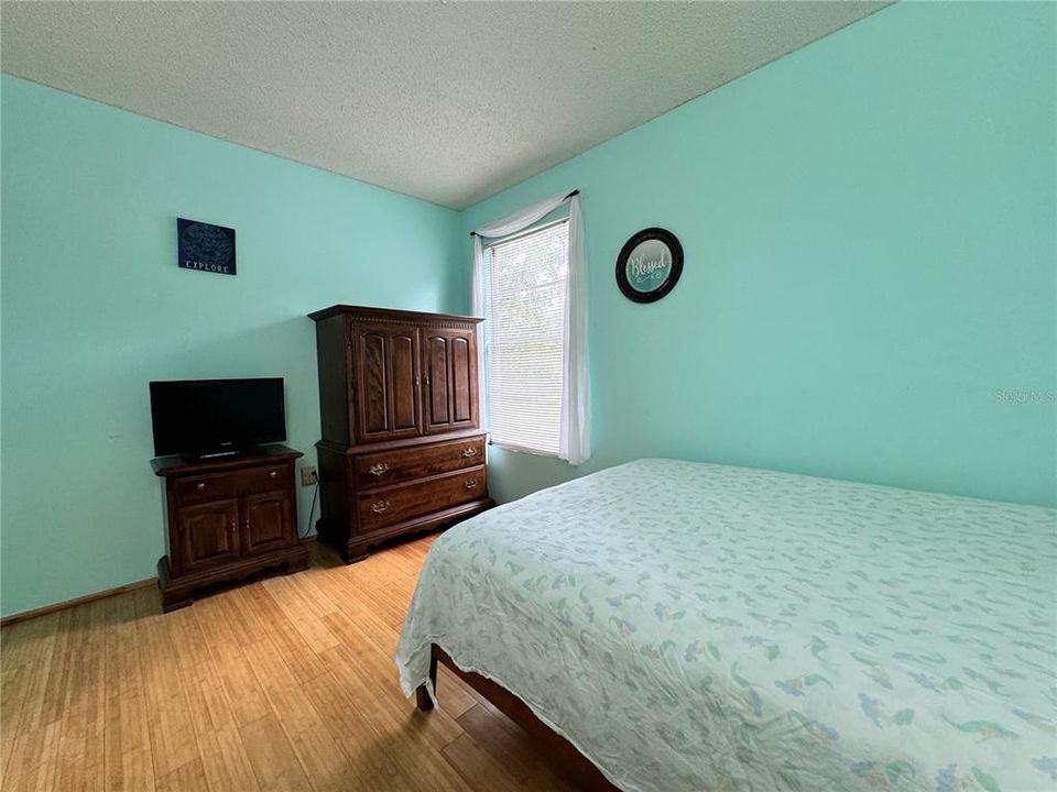 For Rent: $1,300 (2 beds, 2 baths, 912 Square Feet)