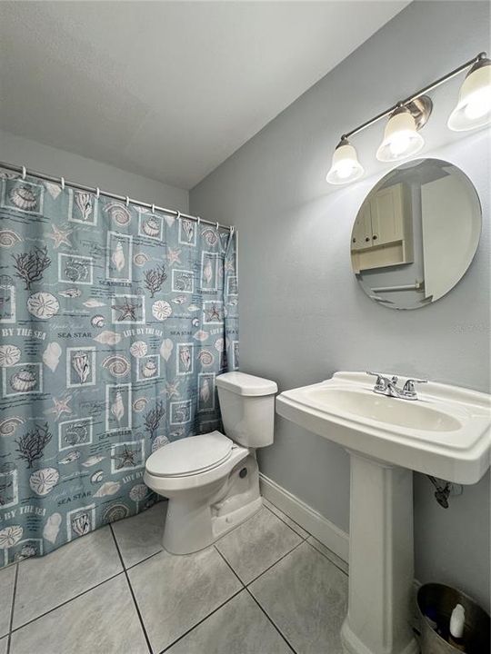 For Rent: $1,300 (2 beds, 2 baths, 912 Square Feet)