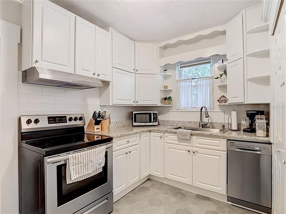 В аренду: $2,495 (3 спален, 1 ванн, 1170 Квадратных фут)