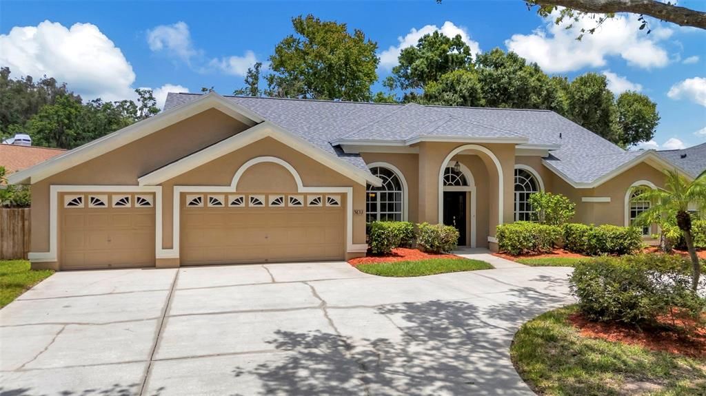 En Venta: $749,000 (4 camas, 3 baños, 2712 Pies cuadrados)