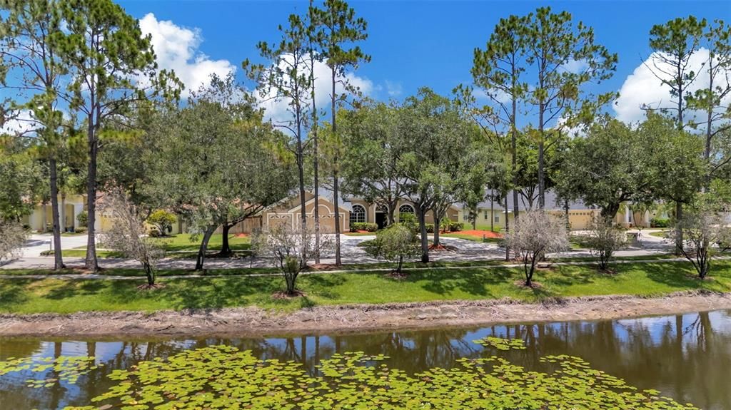 En Venta: $749,000 (4 camas, 3 baños, 2712 Pies cuadrados)