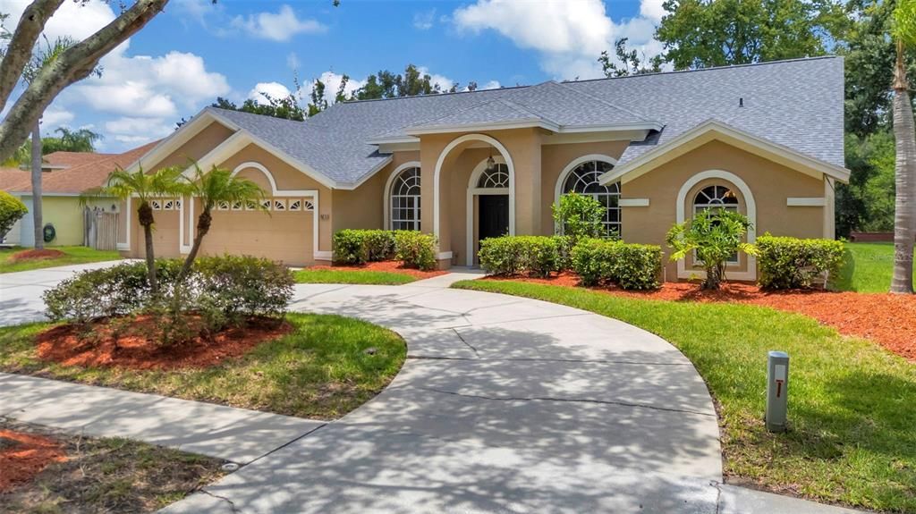 En Venta: $749,000 (4 camas, 3 baños, 2712 Pies cuadrados)