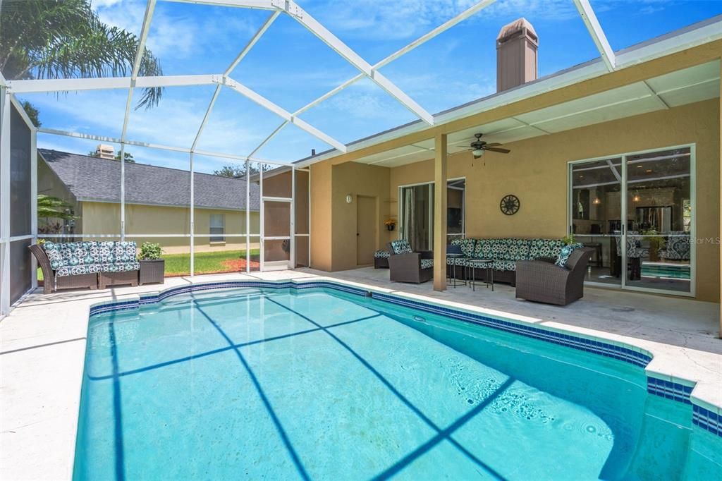 En Venta: $749,000 (4 camas, 3 baños, 2712 Pies cuadrados)