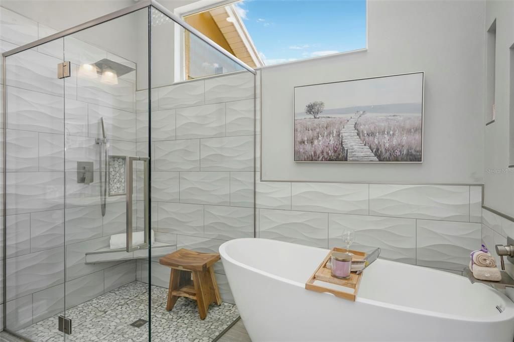 En Venta: $749,000 (4 camas, 3 baños, 2712 Pies cuadrados)