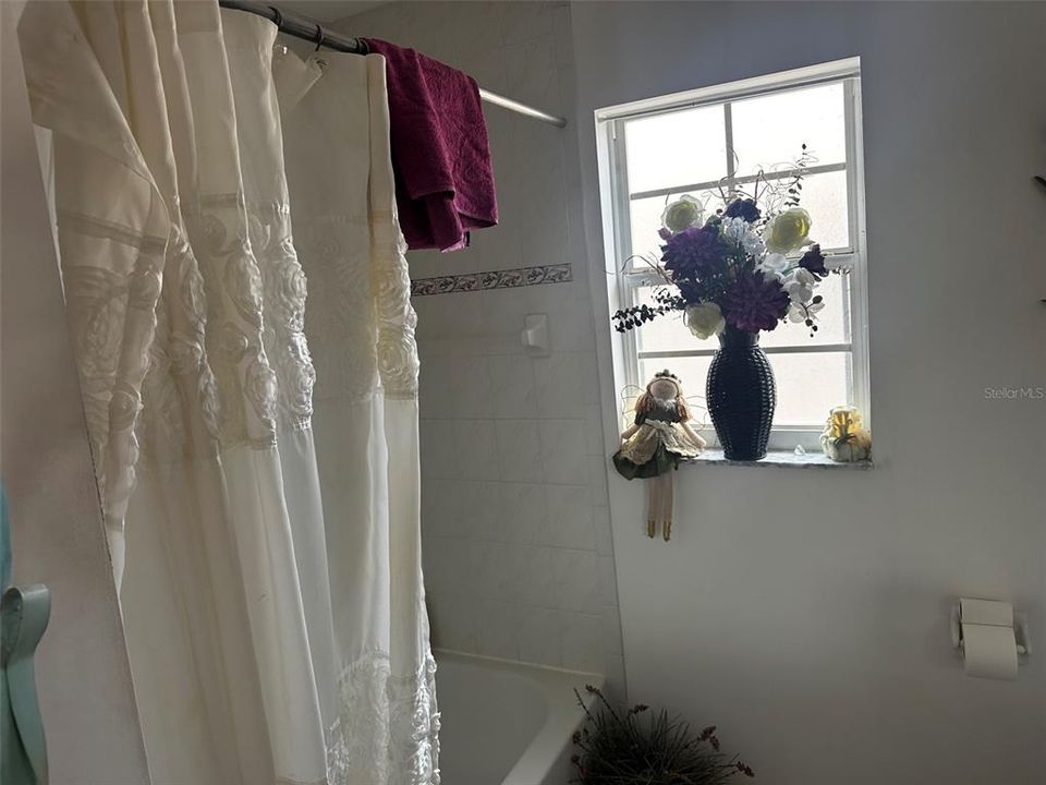 En Venta: $185,000 (3 camas, 2 baños, 1348 Pies cuadrados)