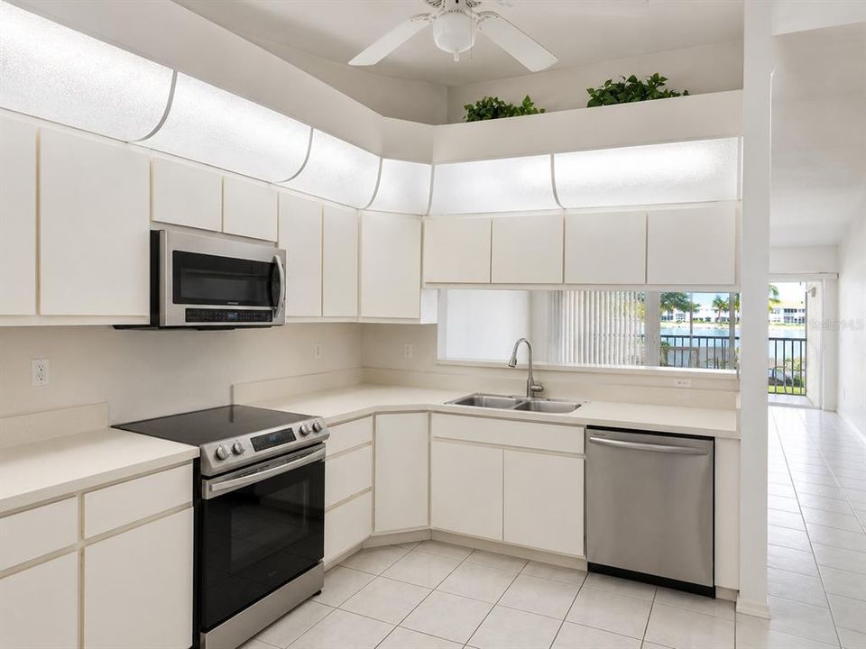 En Venta: $185,000 (3 camas, 2 baños, 1348 Pies cuadrados)