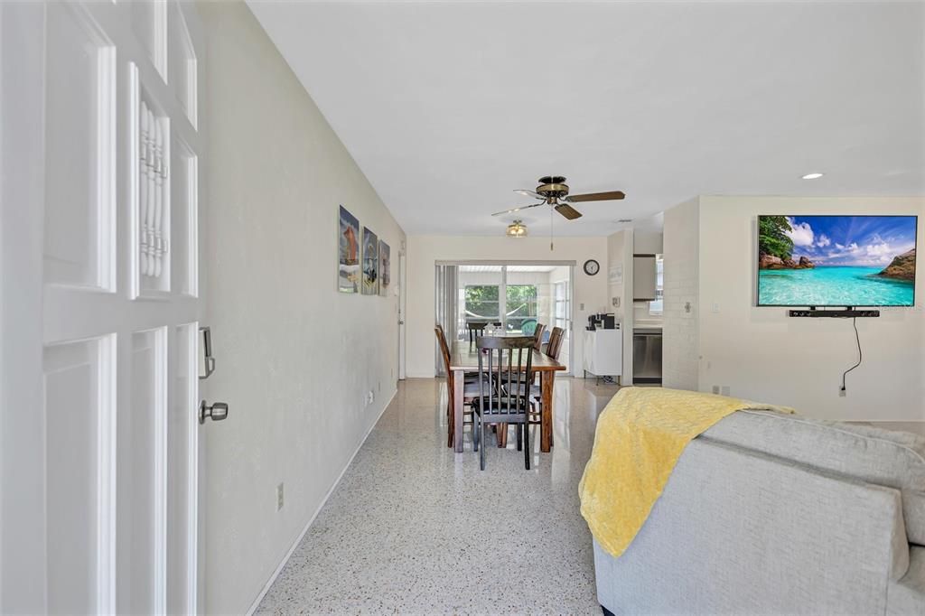 For Sale: $459,000 (3 beds, 2 baths, 1515 Square Feet)