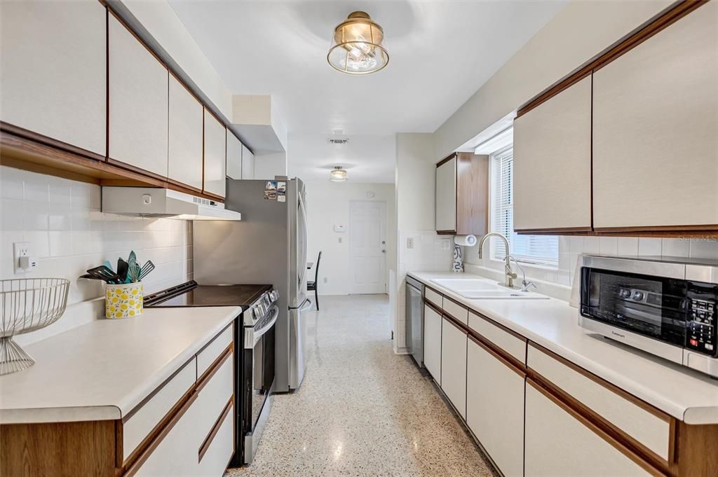For Sale: $459,000 (3 beds, 2 baths, 1515 Square Feet)