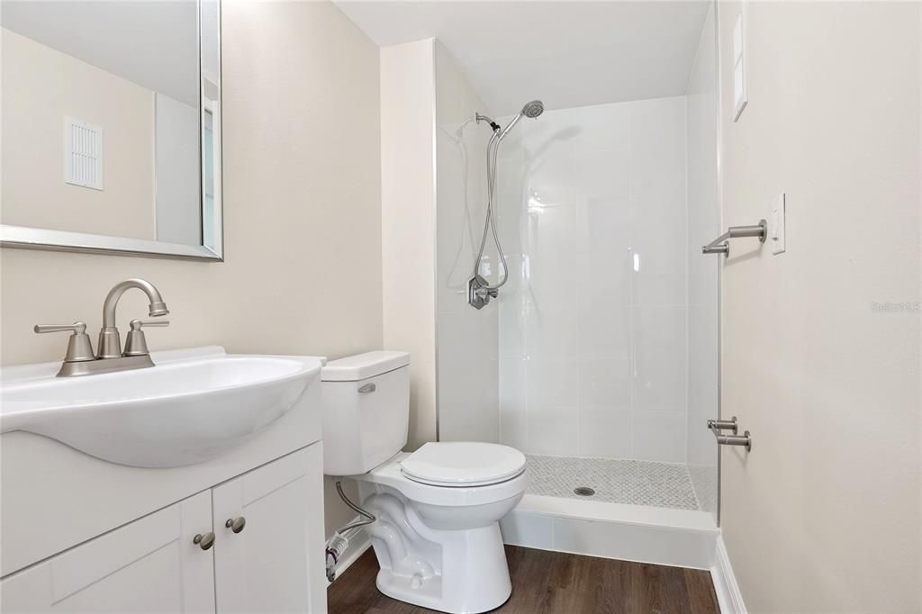 For Sale: $129,000 (2 beds, 2 baths, 1030 Square Feet)